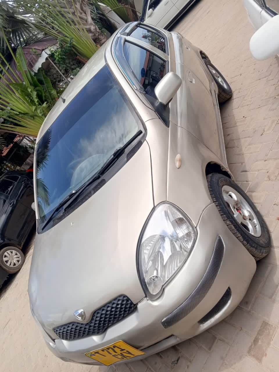 A picture of TOYOTA VITZ Price 5 5M engine 2sz Cc1290 Full Ac