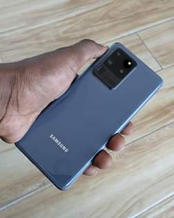 A picture of S20 ULTRA 5G