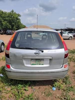 A picture of A clean Nissan tino
