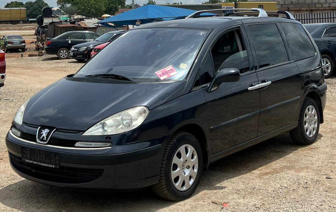 A picture of PEUGEOT 807