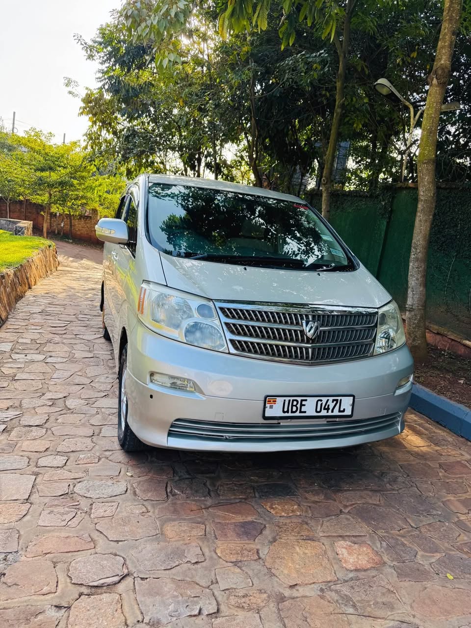 toyota alphard