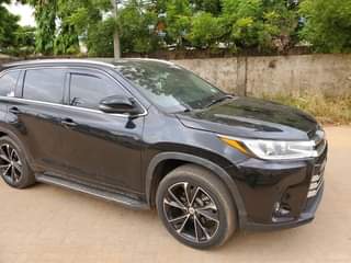 A picture of 4 months used Toyota Highlander 2016 Model