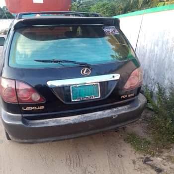 A picture of Lexus Rx300