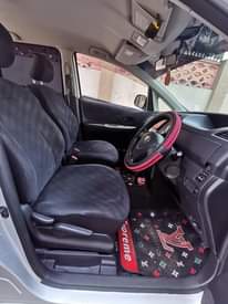 A picture of TOYOTA RACTIS