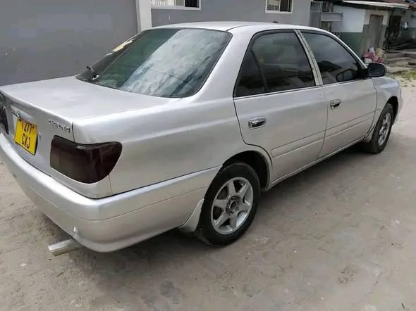 A picture of TOYOTA CARINA 0620356906