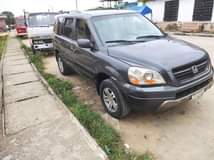 A picture of Honda Pilot 2004 Model