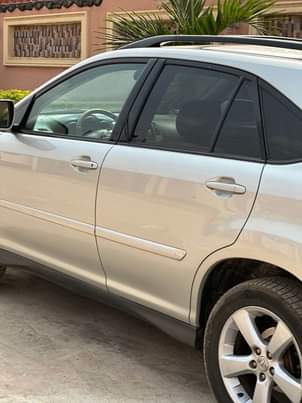 A picture of Lexus RX330 2004 few month used