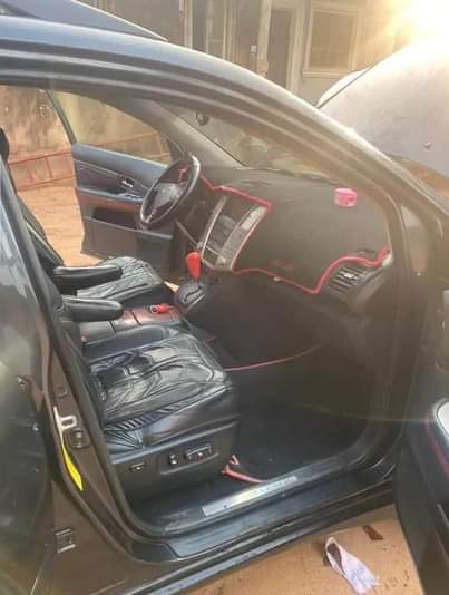 A picture of Lexus RX330