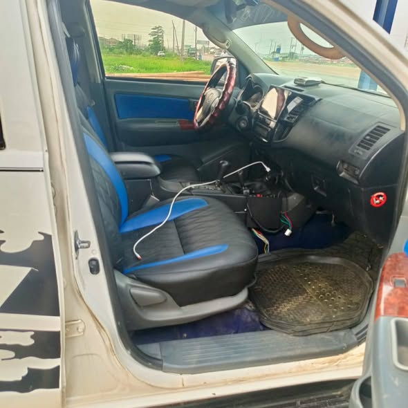 A picture of Toyota Hilux 012 Lifted to 2017