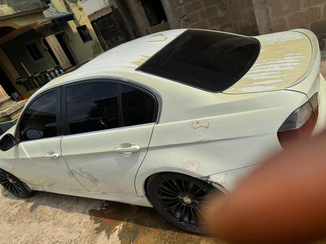 A picture of Reg 2008 bmw 3 series 330i needs baking