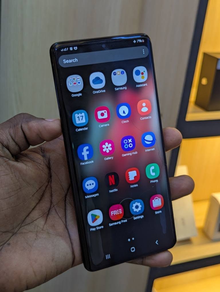 A picture of Samsung S21 ultra