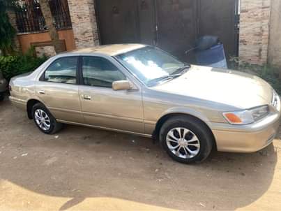 A picture of Toyota Camry 2001