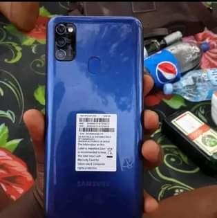 A picture of Samsung m21s