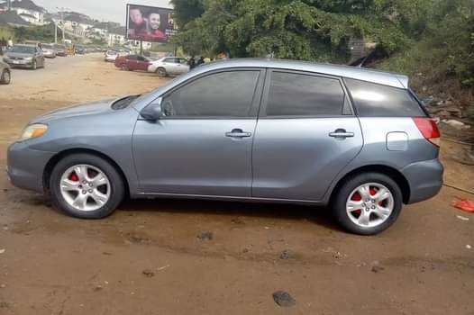 A picture of Toyota matrix 04