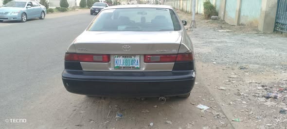 A picture of 2000 Toyota camry