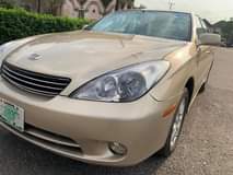 A picture of Lexus Es300