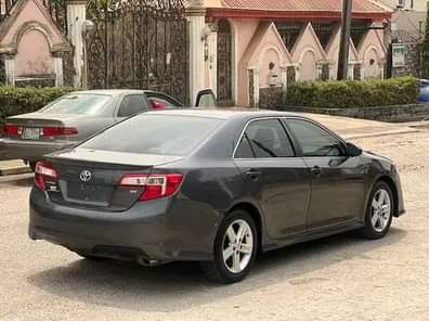 A picture of FOREIGN USED 2012 TOYOTA CAMRY SE Accident Free Remote Key