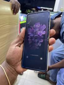 A picture of Samsung Galaxy Z Flip