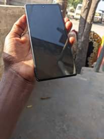 A picture of Google pixel 6 imebadil mfuniko gb128 ram8 net5g 0686820249