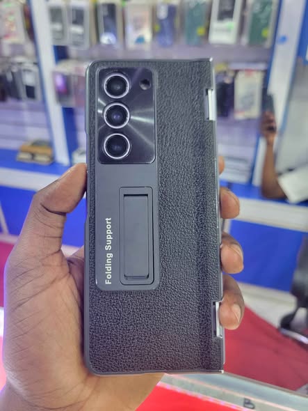 A picture of SAMSUNG GALAXY Z FOLD 5 512GB