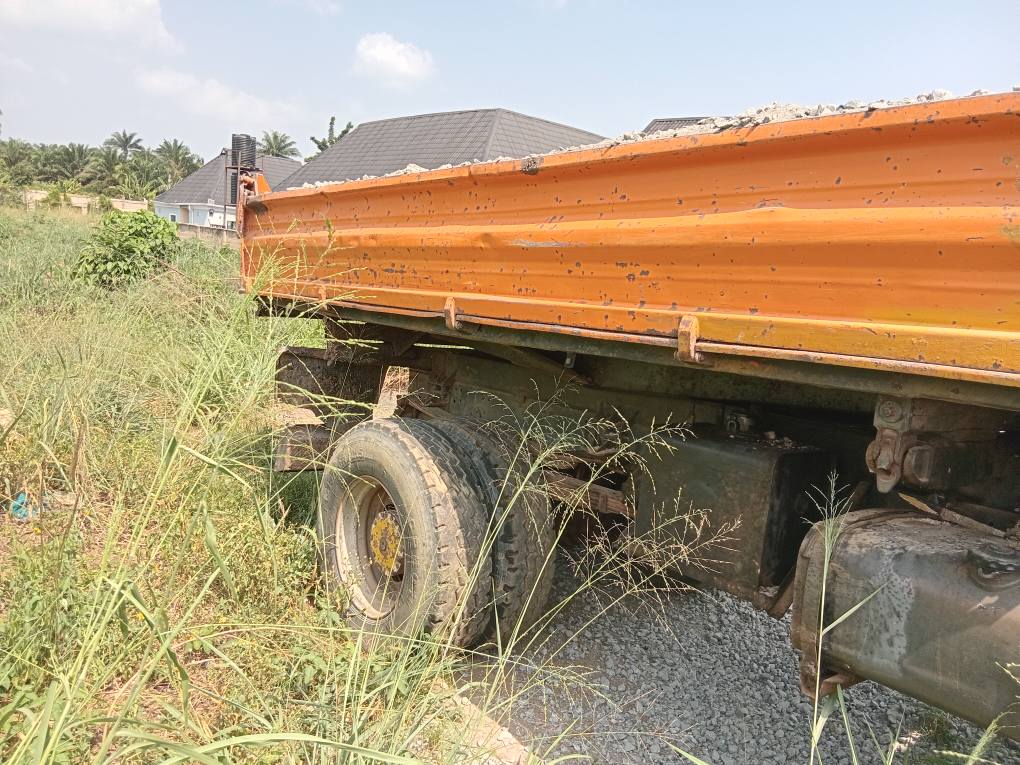 A picture of Man volks tipper