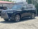 A picture of Lexus lx600 2022