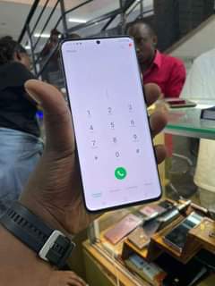 A picture of SAMSUNG GALAXY S20 ULTRA