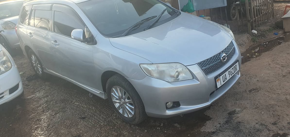 toyota fielder