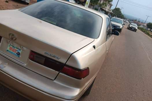 A picture of 2000 Toyota Camry Pencil