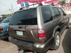 A picture of Nissan Pathfinder With auxiliary Sound engine Excellent gear selector Port