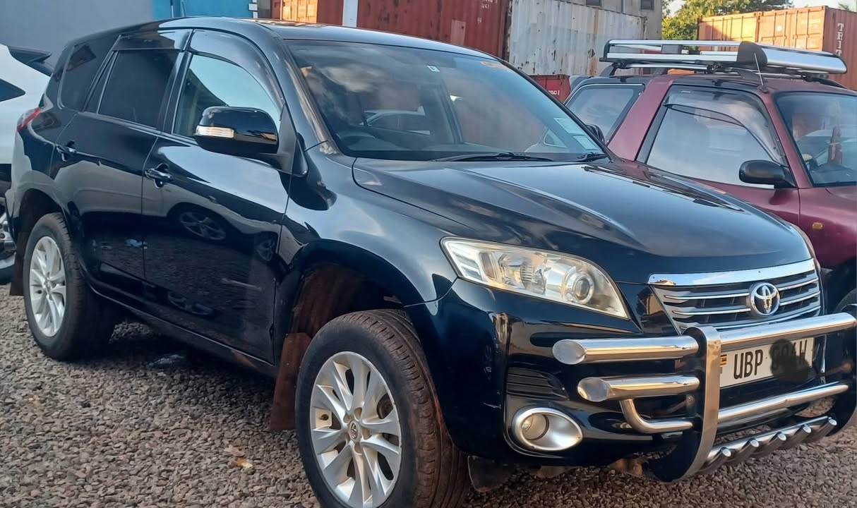 A picture of TOYOTA VANGUARD UBP MODEL 2010 PRICE 46M 0708 205740 0771305375