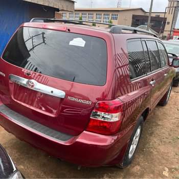 A picture of TOYOTA HIGHLANDER