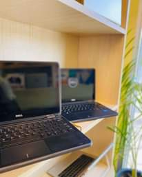 A picture of Dell Latitude 3189 Touchscreen