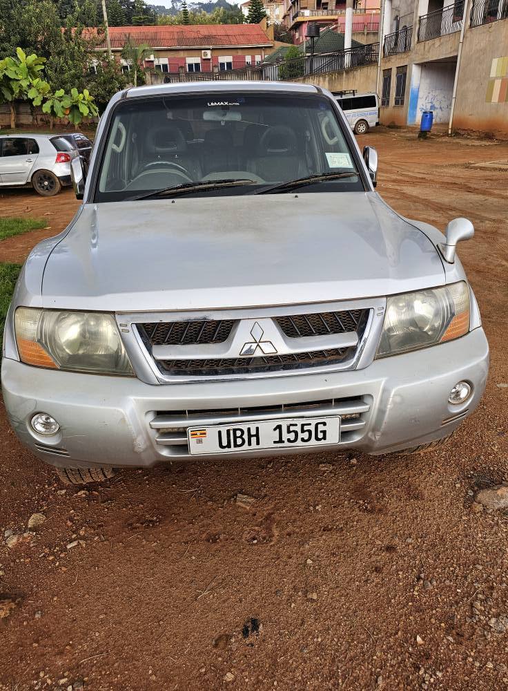 A picture of Mitsubishi pajero 2006 3.0cc UBH series..34m...0741404970.