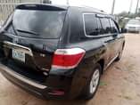 A picture of Toyota Highlander 2012