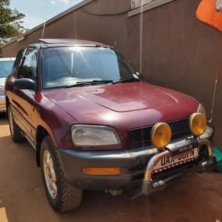 A picture of RAV4 1996 14M