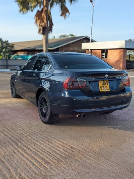 A picture of Bmw 320i 2009