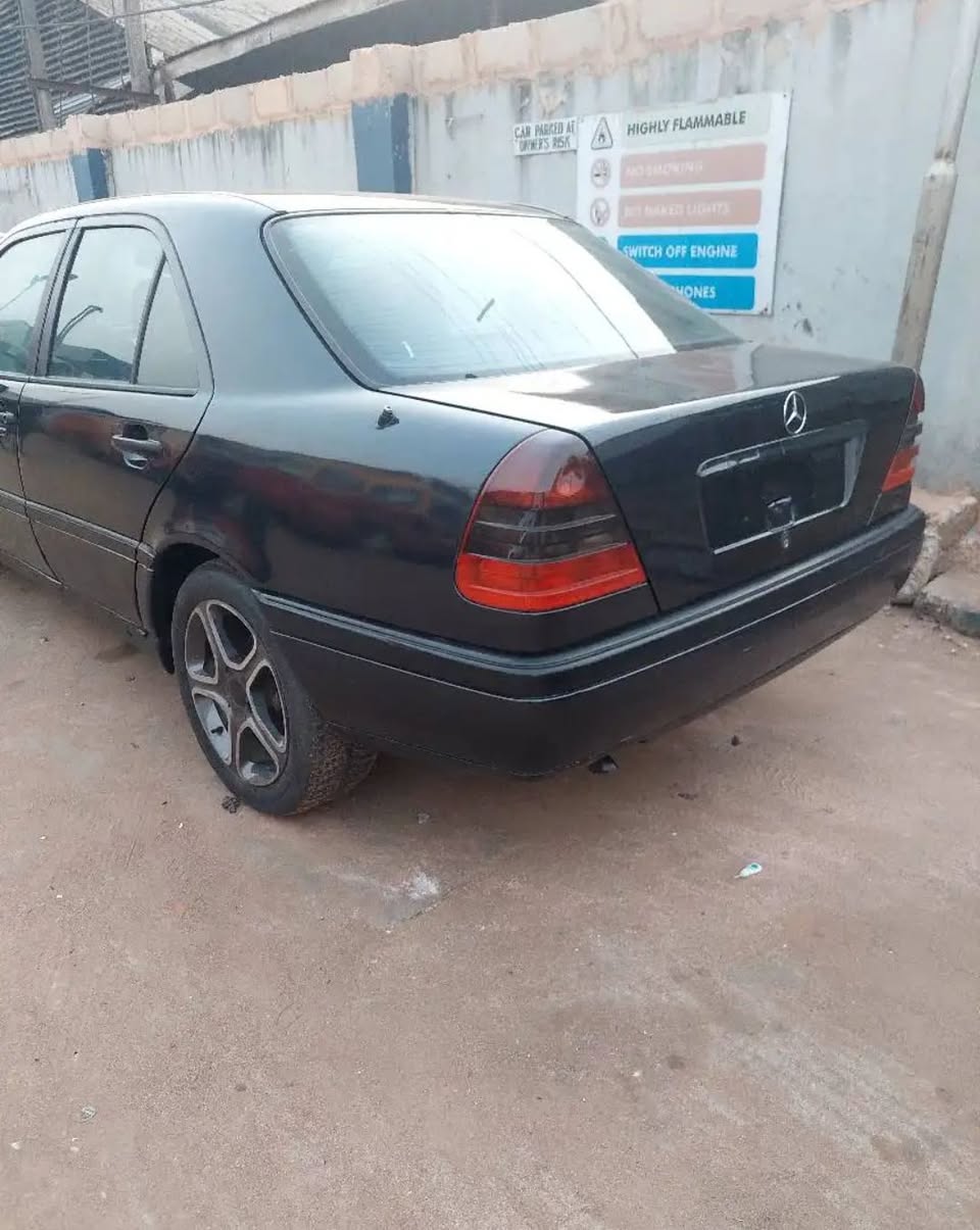 A picture of NEATLY USED MERCEDES BENZ C CLASS SEDAN AUTOMATIC