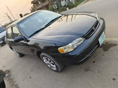 A picture of 2000 Toyota Corolla Le
