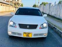 A picture of Toyota crown ATHLET DQL