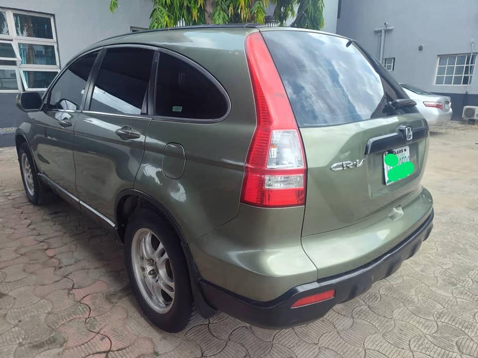 A picture of Car s