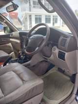 A picture of Land cruiser..lexus