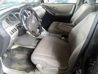 A picture of 2007 Toyota Highlander 3 row seat