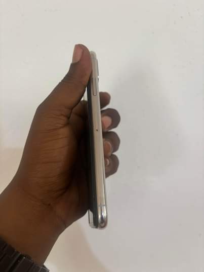 A picture of Iphone x