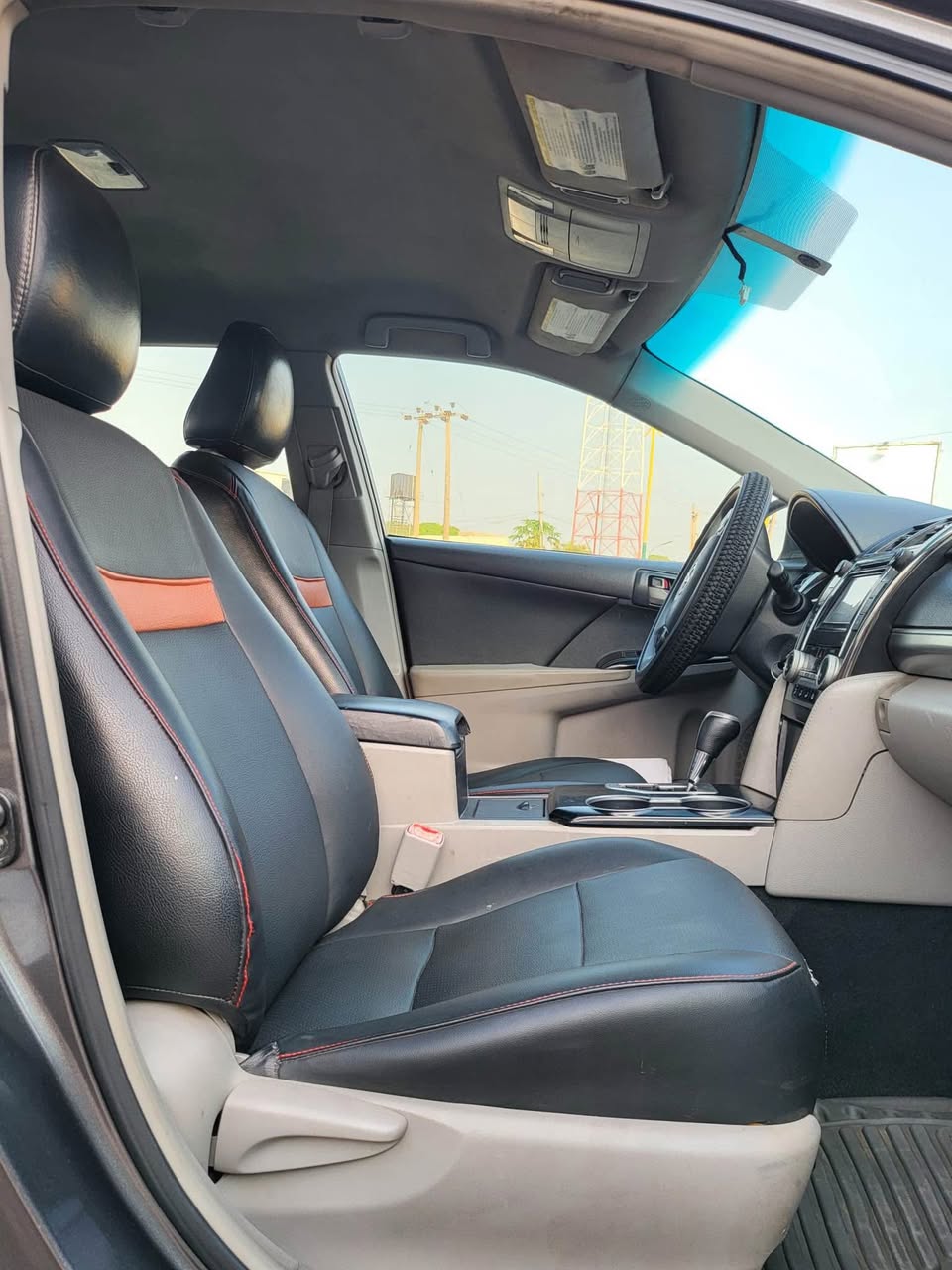 A picture of TOYOTA CAMRY LE
