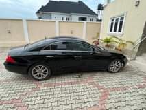 A picture of Neatly used 2005 cls 500 4matic