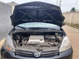 A picture of Toyota sienna 04 05
