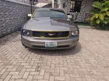 A picture of Extremely clean 2006 Ford mustang Engine and Gear sound Ac