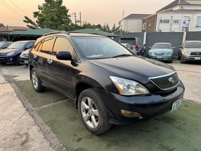 A picture of Good deal 2004 RX 330 Buy and drive Everything working