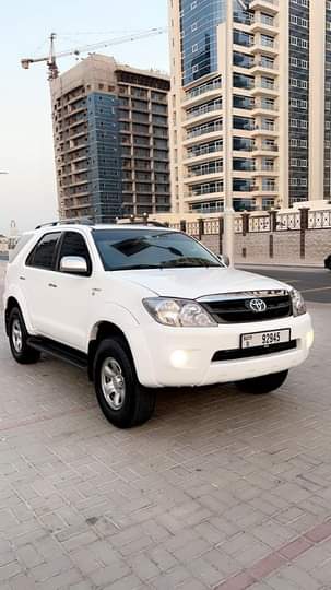 A picture of Toyota Fortuner 2007 gcc watsapp 0551513562